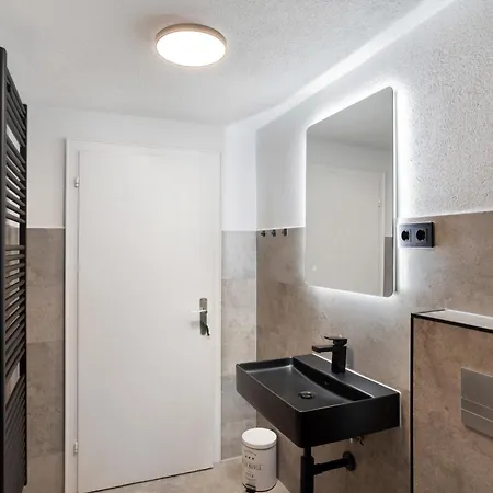 Kerbe Apartment *
